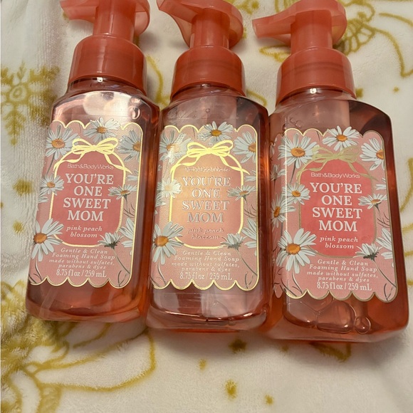 Bath & Body Works Pink Peach Blossom Foaming Hand Soap (3) 🆕 - Picture 4 of 5